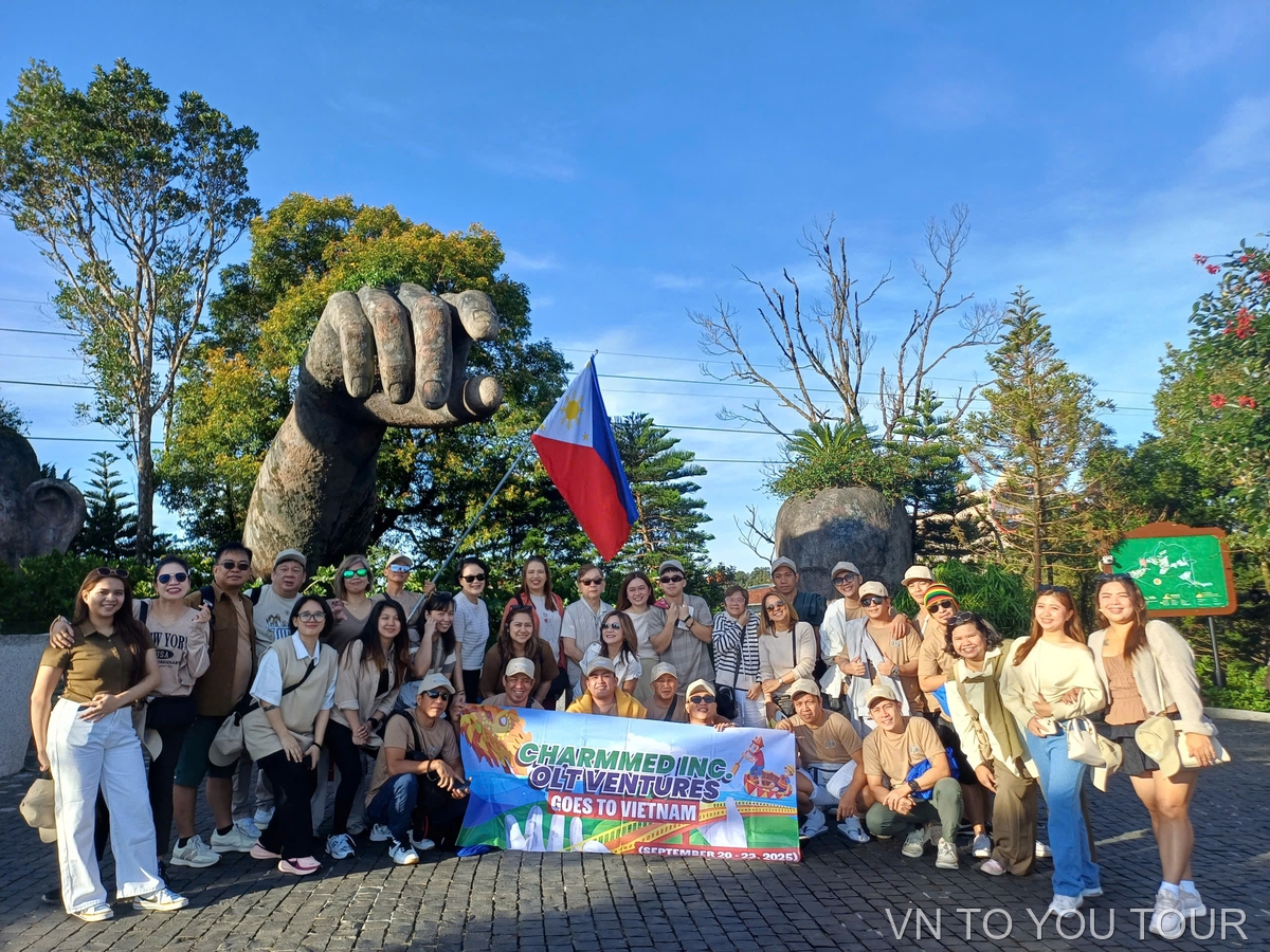 Ba Na Hills & The Golden Bridge