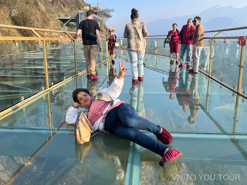 Rong May Glass Bridge: Walking on Clouds - Secondary Image 1