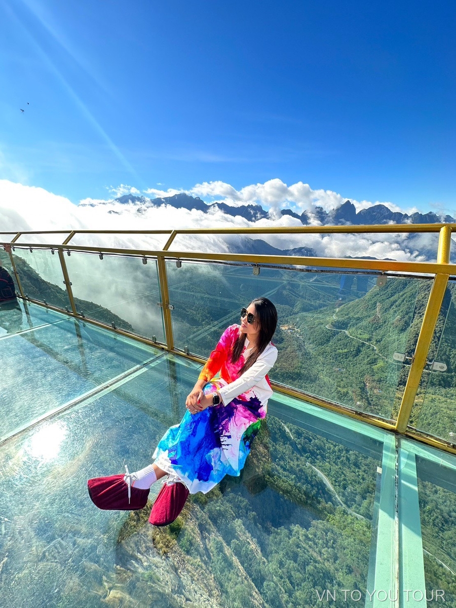 Rong May Glass Bridge: Walking on Clouds - Gallery Image 3