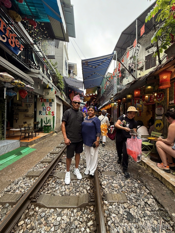 Hanoi Railway Coffee: The Train Street - Gallery Image 5