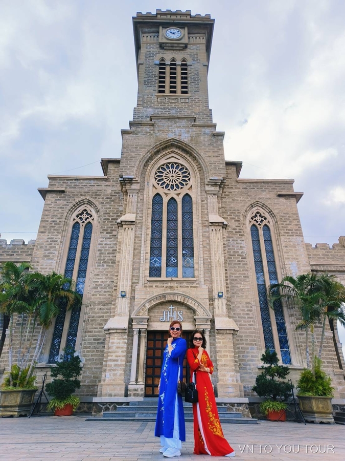 Nha Trang Cathedral (Stone Church) - Gallery Image 3