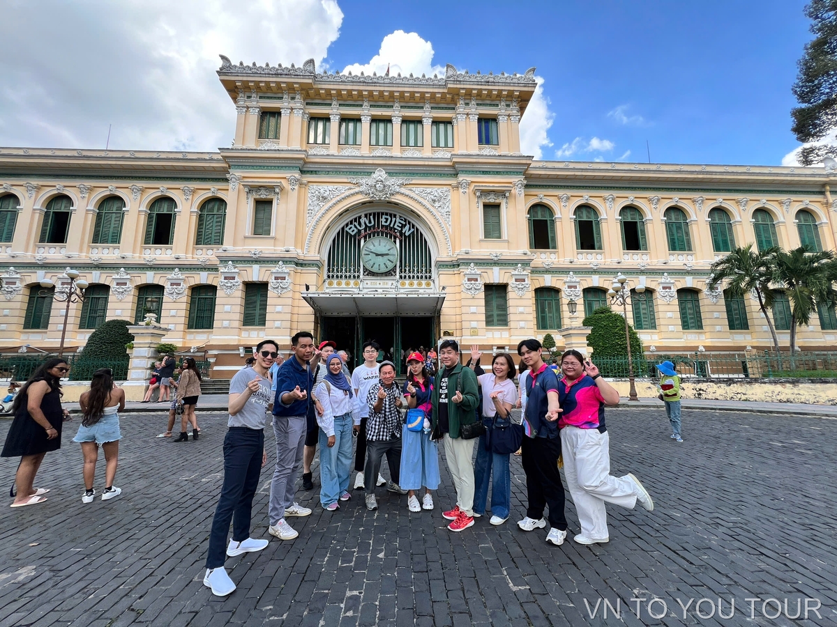 Saigon Central Post Office - Gallery Image 5
