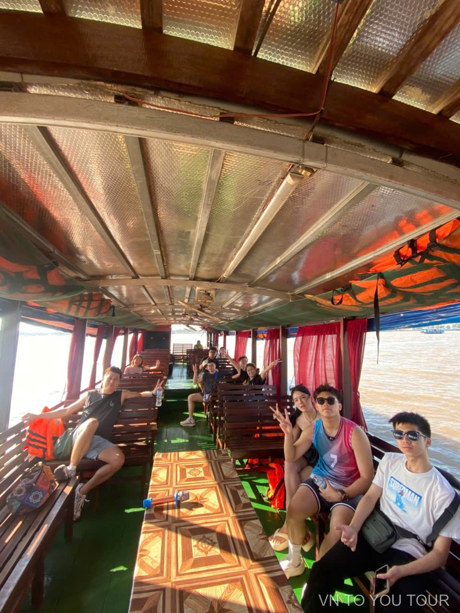 Mekong Delta: The Vibrant River Life - Secondary Image 2