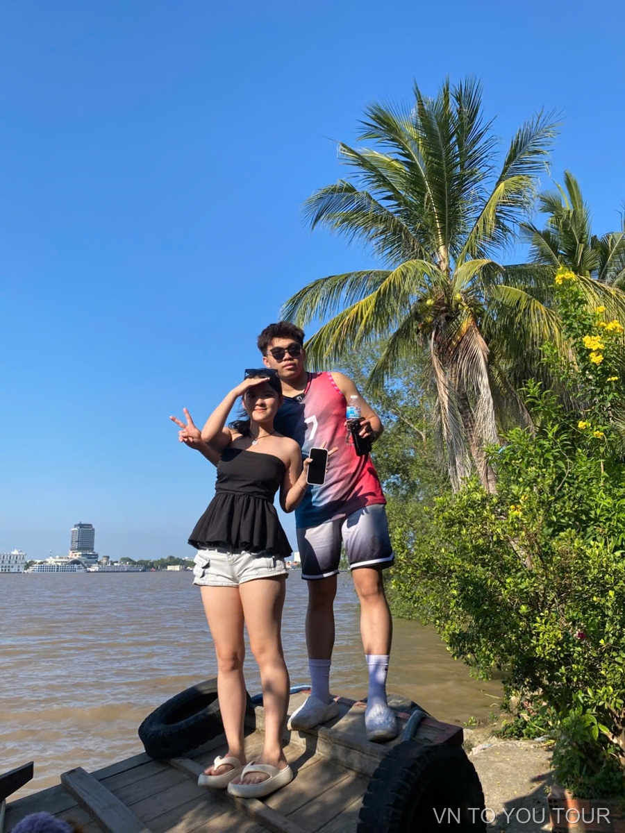 Mekong Delta: The Vibrant River Life - Secondary Image 1